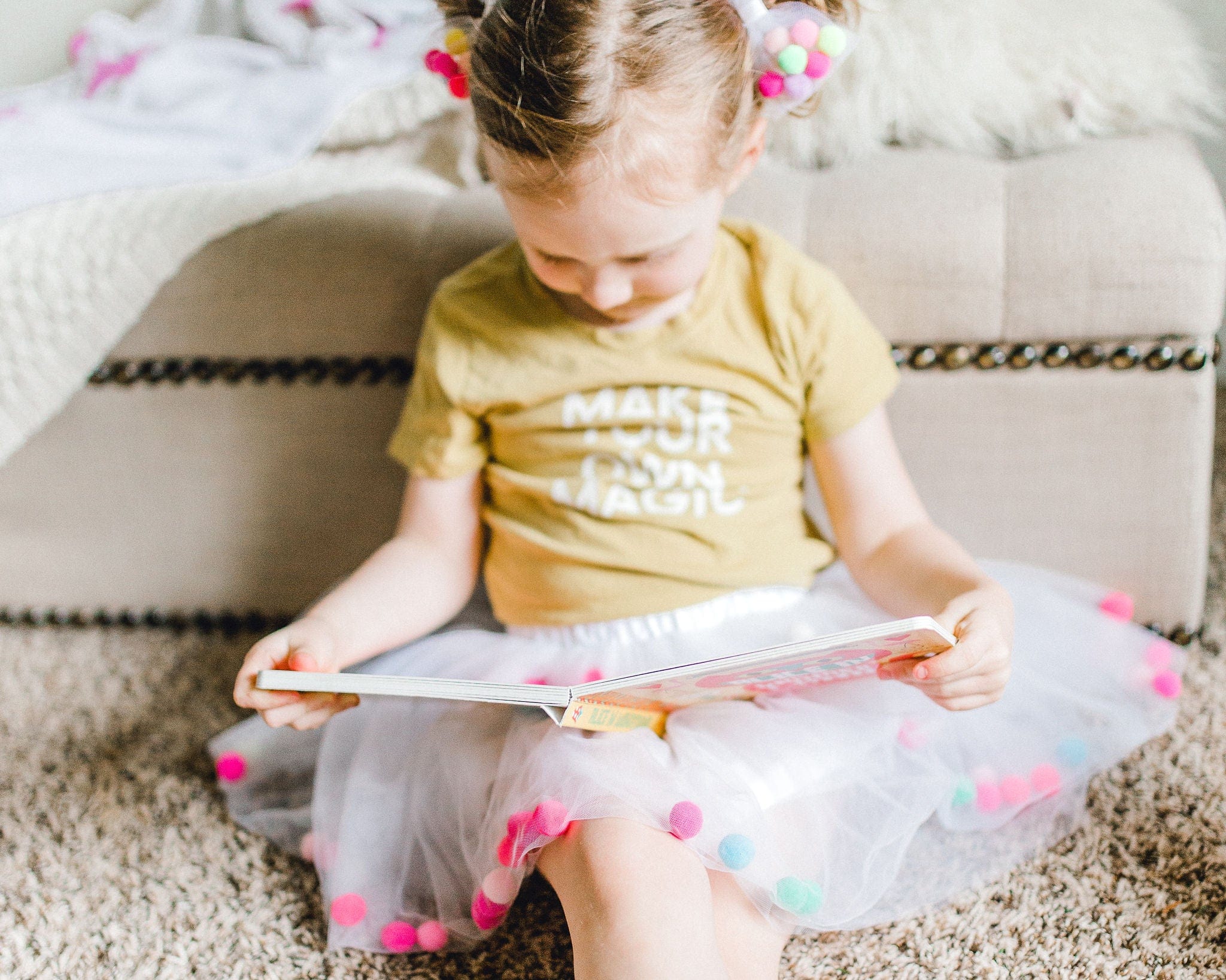 white pom pom tutu, birthday gift for girls, tutu skirt, white skirt toddler, kids tutu, cake smash outfit, birthday outfit for girls, first birthday set, baby tutu, pom pom skirt, hair bows for girls, pom pom bows